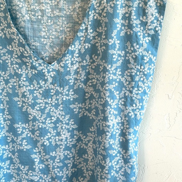 Ana Blue & White Floral V Neck Boho Beachy Feminine Pretty Blouse Top Sz S - Picture 2 of 10